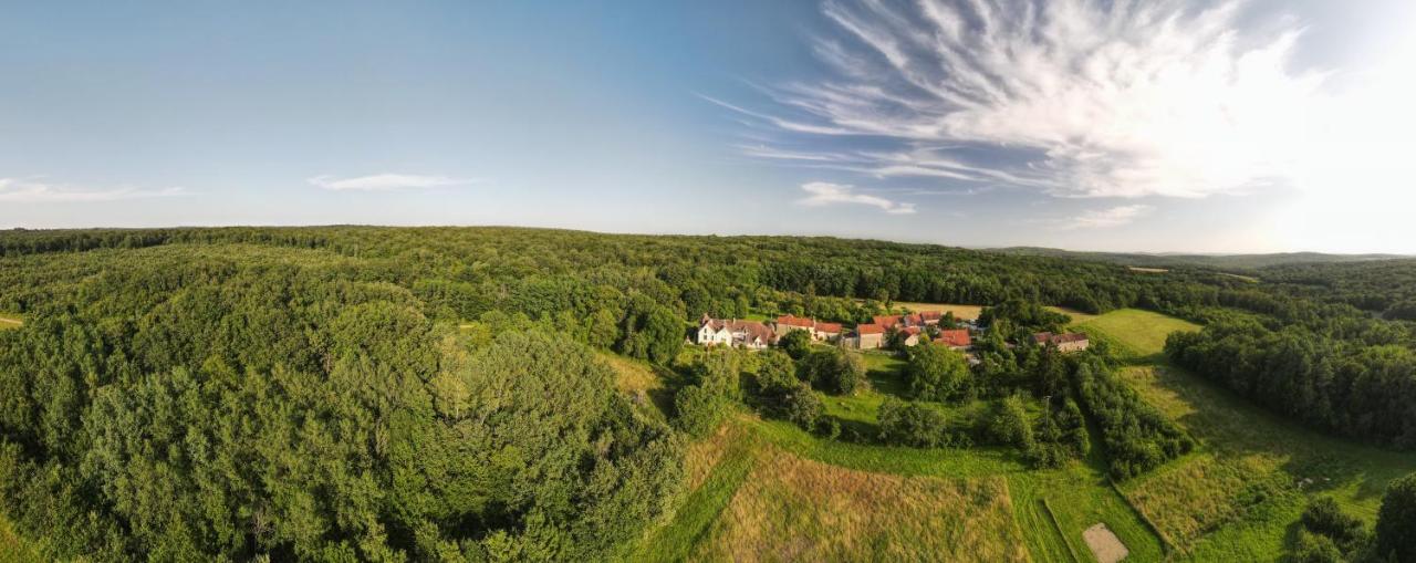 Val De La Nef Bed and Breakfast Joux-la-Ville Esterno foto
