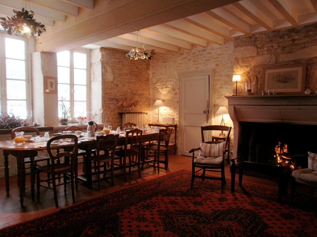 Val De La Nef Bed and Breakfast Joux-la-Ville Esterno foto